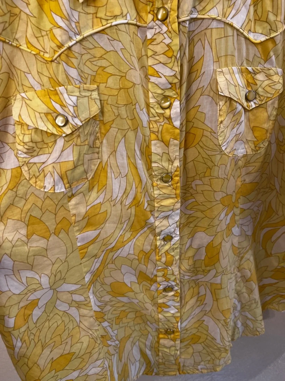 Banana Republic Yellow White Floral Collared Blouse (Size Large) - Picture 3 of 4